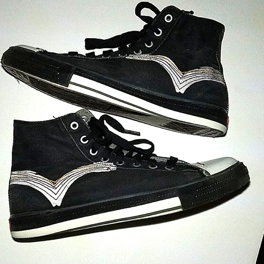 LEVI'S men Sneaker.  DENIM